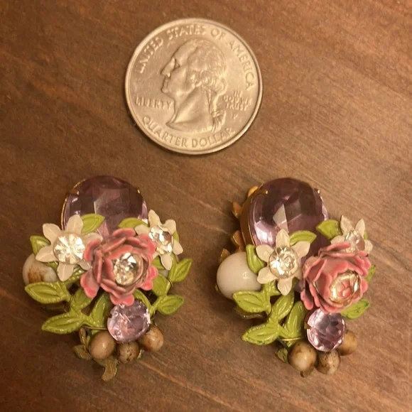 Vintage floral 3D metal crystal glass pearl Cottagecore earrings - Picture 5 of 5